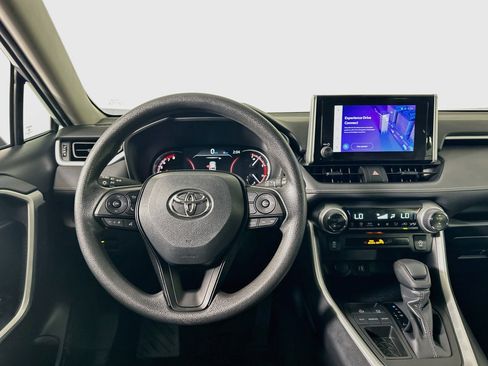 Used 2025 Toyota RAV4 XLE FWD image 17