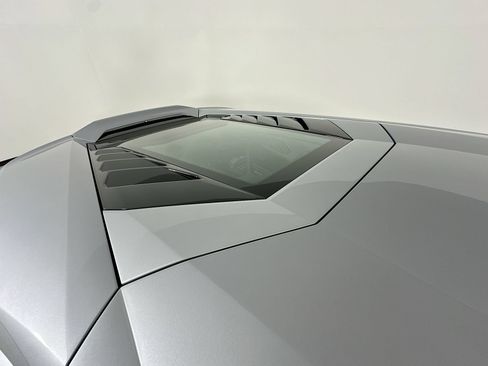 Used 2023 Lamborghini Huracan EVO RWD image 11