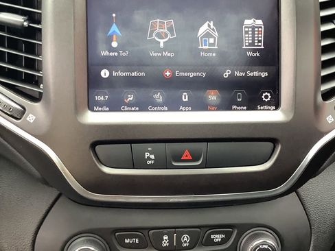 Used 2022 Jeep Cherokee Trailhawk w/ Sun & Sound Group image 16