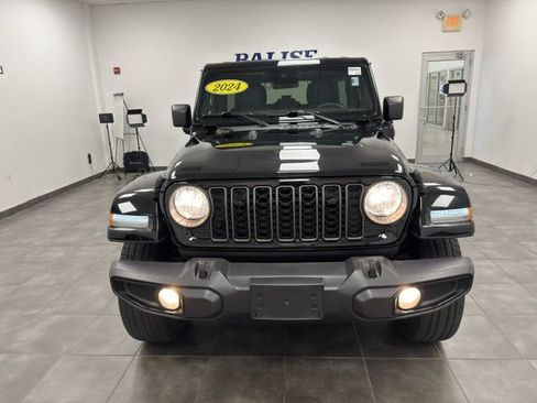 Used 2024 Jeep Wrangler Unlimited w/ Convenience Group AWD/4WD image 25