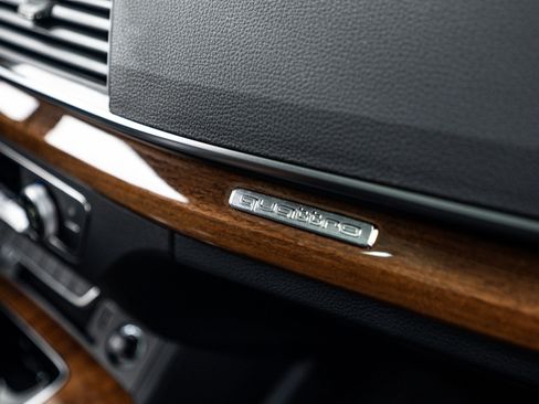 Used 2023 Audi Q5 2.0T Premium w/ Convenience Package image 9