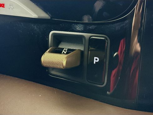 Certified 2020 Porsche Taycan 4S image 20