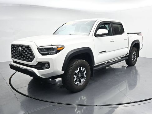 Used 2023 Toyota Tacoma TRD Off-Road AWD/4WD image 4