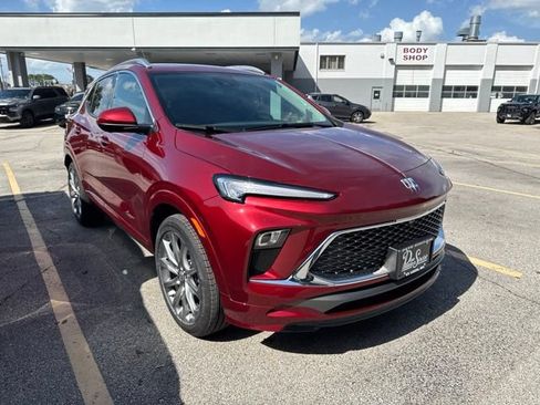 Used 2025 Buick Encore GX Avenir w/ Avenir Technology Package FWD image 5