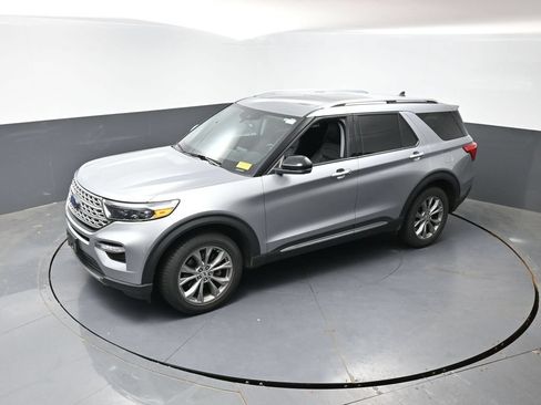 Used 2022 Ford Explorer Limited w/ Equipment Group 301A AWD/4WD image 19