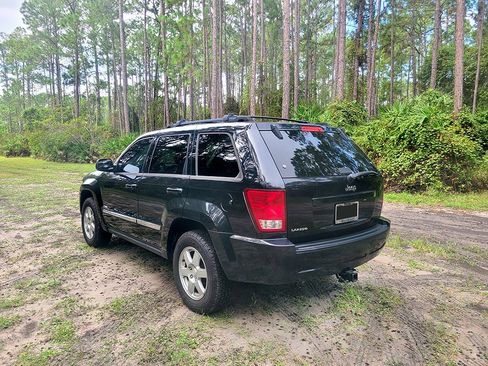 Used 2010 Jeep Grand Cherokee Laredo image 6