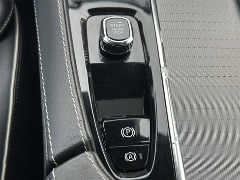 Used 2022 Volvo XC90 T8 R-Design w/ Advanced Package image 31