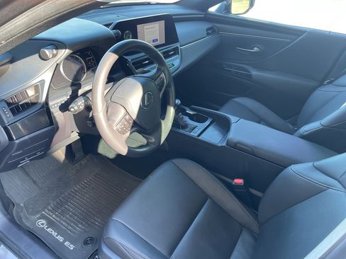Used 2023 Lexus ES 350 w/ Premium Package image 5