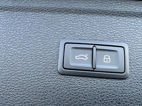 Used 2023 Audi Q5 2.0T Premium Plus w/ Premium Plus Package image 32