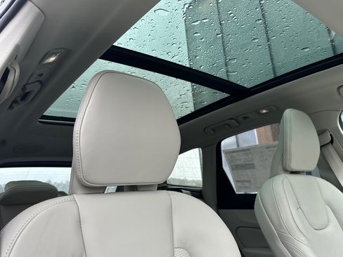 New 2026 Volvo XC60 B5 Ultra w/ Protection Package Premier image 19