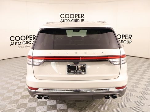 Used 2025 Lincoln Aviator 2WD image 23