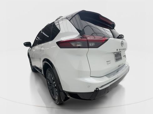 Used 2025 Nissan Rogue Platinum w/ Platinum Premium Package AWD/4WD image 9