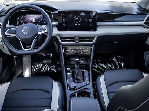 New 2026 Volkswagen Taos SEL image 22