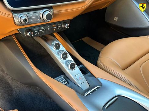 Used 2019 Ferrari Portofino RWD image 30