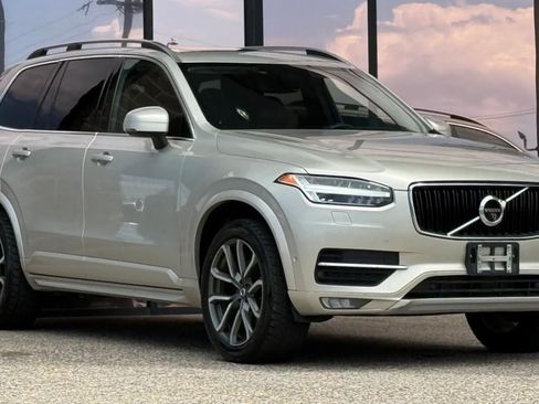 Used 2016 Volvo XC90 T6 Momentum w/ Momentum Plus Package AWD/4WD image 17