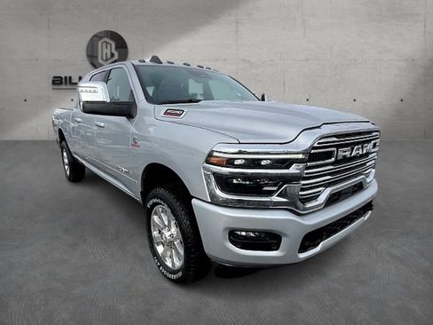 New 2026 RAM 3500 Laramie AWD/4WD image 4