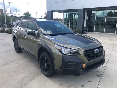 Used 2022 Subaru Outback Wilderness image 7