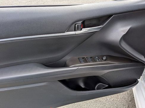 Used 2022 Toyota Camry SE w/ Convenience Package image 14