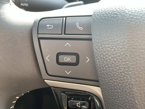 Used 2025 Toyota Camry SE FWD image 21