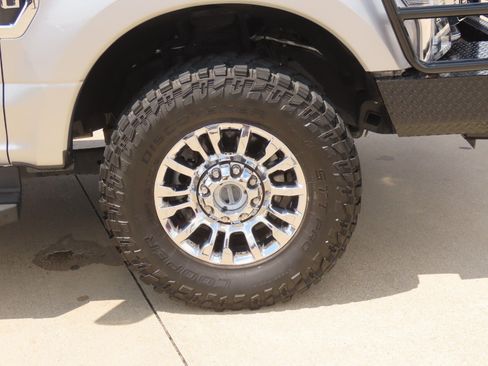 Used 2021 Ford F250 XLT w/ XLT Premium Package AWD/4WD image 9