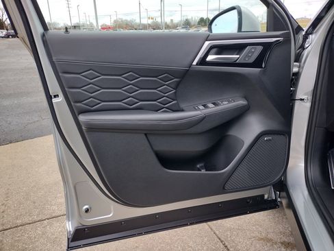 New 2025 Mitsubishi Outlander SEL image 32