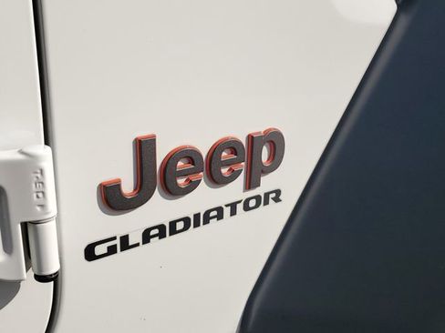 Certified 2022 Jeep Gladiator Mojave w/ Trailer Tow Package image 10