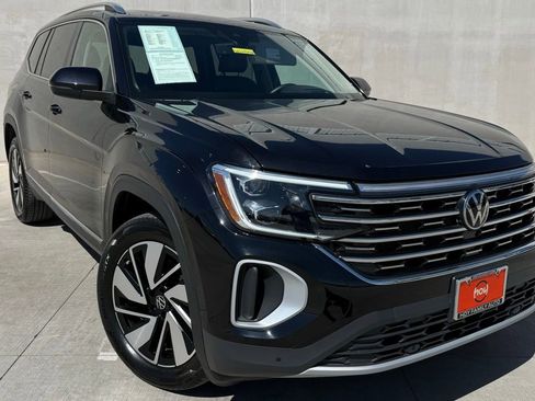Used 2025 Volkswagen Atlas SEL image 1