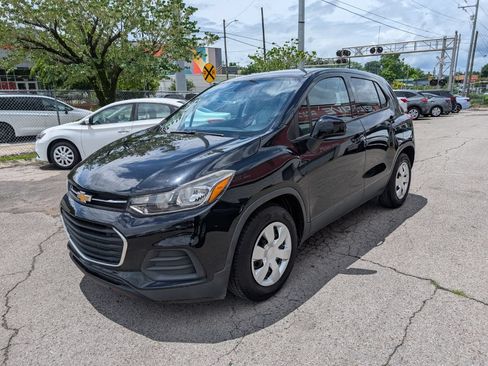 Used 2019 Chevrolet Trax LS FWD image 3