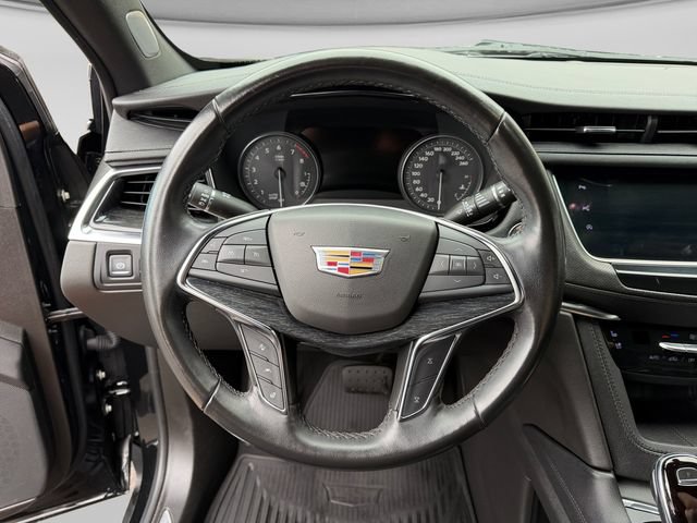 Used 2022 Cadillac XT5 Premium Luxury w/ Technology Package AWD/4WD image 13