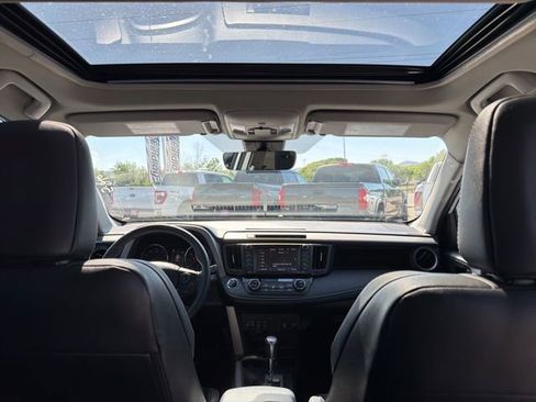 Used 2018 Toyota RAV4 Platinum AWD/4WD image 8