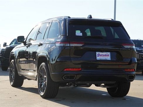 New 2025 Jeep Grand Cherokee Summit image 7