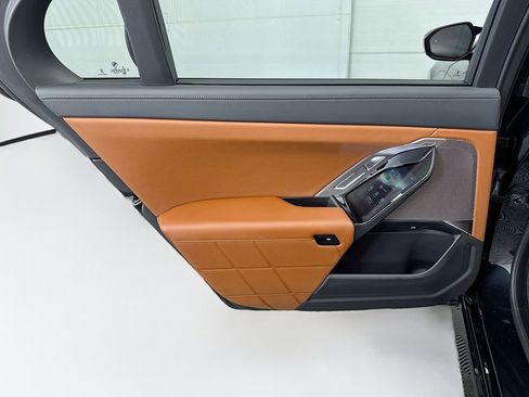 Certified 2024 BMW i7 M70 w/ Executive Package image 25