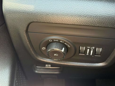 Used 2025 Jeep Grand Cherokee L Limited w/ Black Appearance Package AWD/4WD image 26