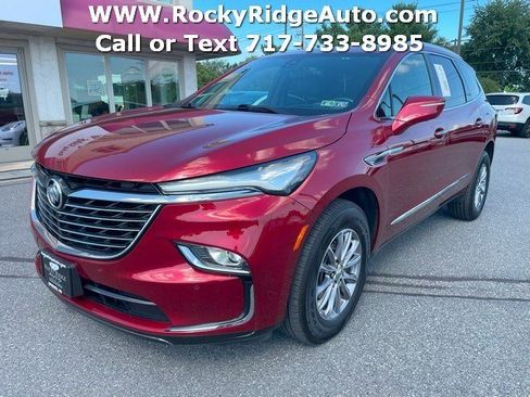 Used 2024 Buick Enclave Premium image 3