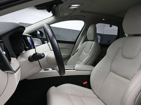 Used 2023 Volvo XC60 B5 Ultimate AWD/4WD image 10