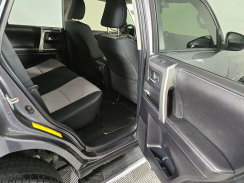 Used 2016 Toyota 4Runner SR5 AWD/4WD image 14
