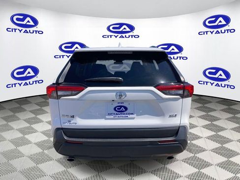 Used 2022 Toyota RAV4 XLE image 4