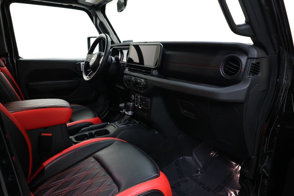 Used 2025 Jeep Wrangler Unlimited Sport AWD/4WD image 99