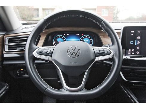 Used 2024 Volkswagen Atlas SE w/ Black Wheel Package image 18