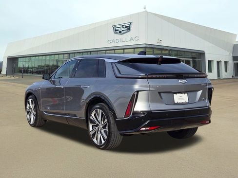 Certified 2025 Cadillac Lyriq Luxury image 4