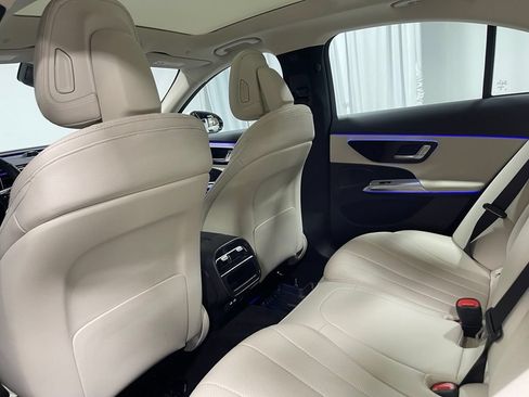 Used 2026 Mercedes-Benz E 350 4MATIC Sedan image 25