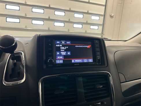 Certified 2018 Dodge Grand Caravan SE w/ UConnect Hands-Free Group image 21