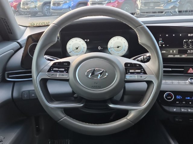 Used 2023 Hyundai Elantra SEL w/ Convenience Package FWD image 18