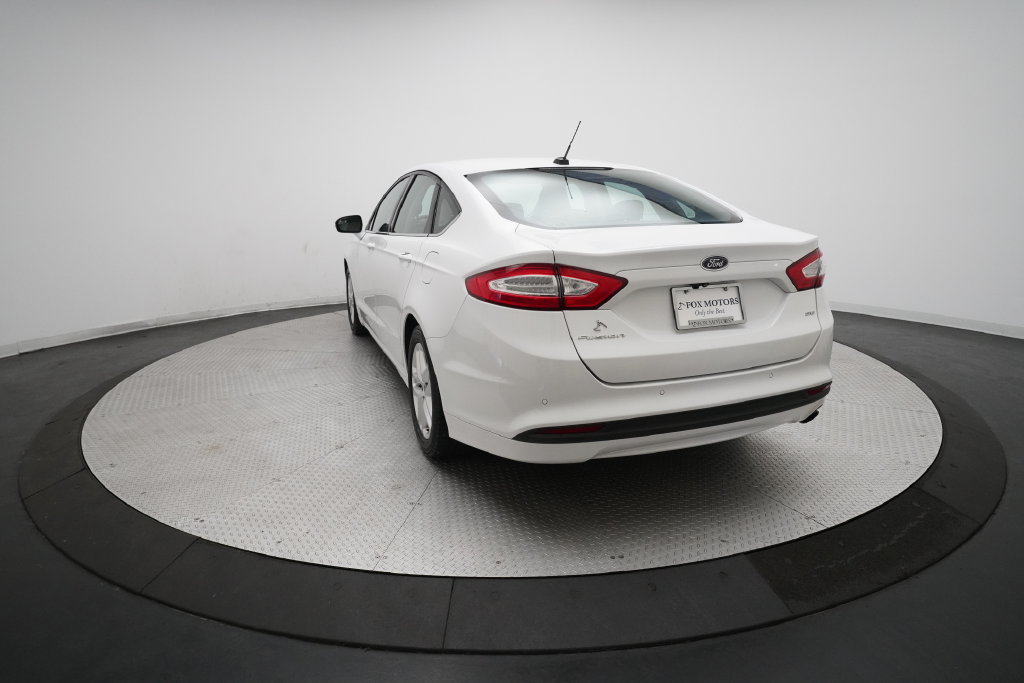 Used 2016 Ford Fusion SE FWD image 33