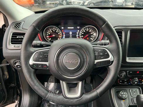Used 2018 Jeep Compass Trailhawk w/ Cold Weather Group image 9