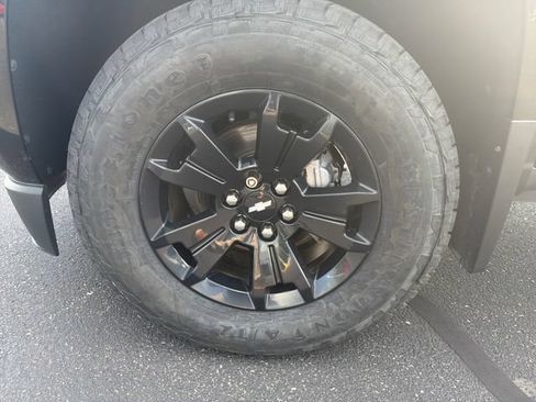 Used 2016 Chevrolet Colorado Z71 w/ Z71 Midnight Edition AWD/4WD image 32