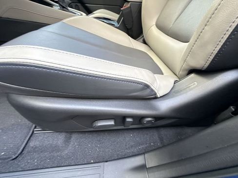 Used 2025 Subaru Forester Limited image 12