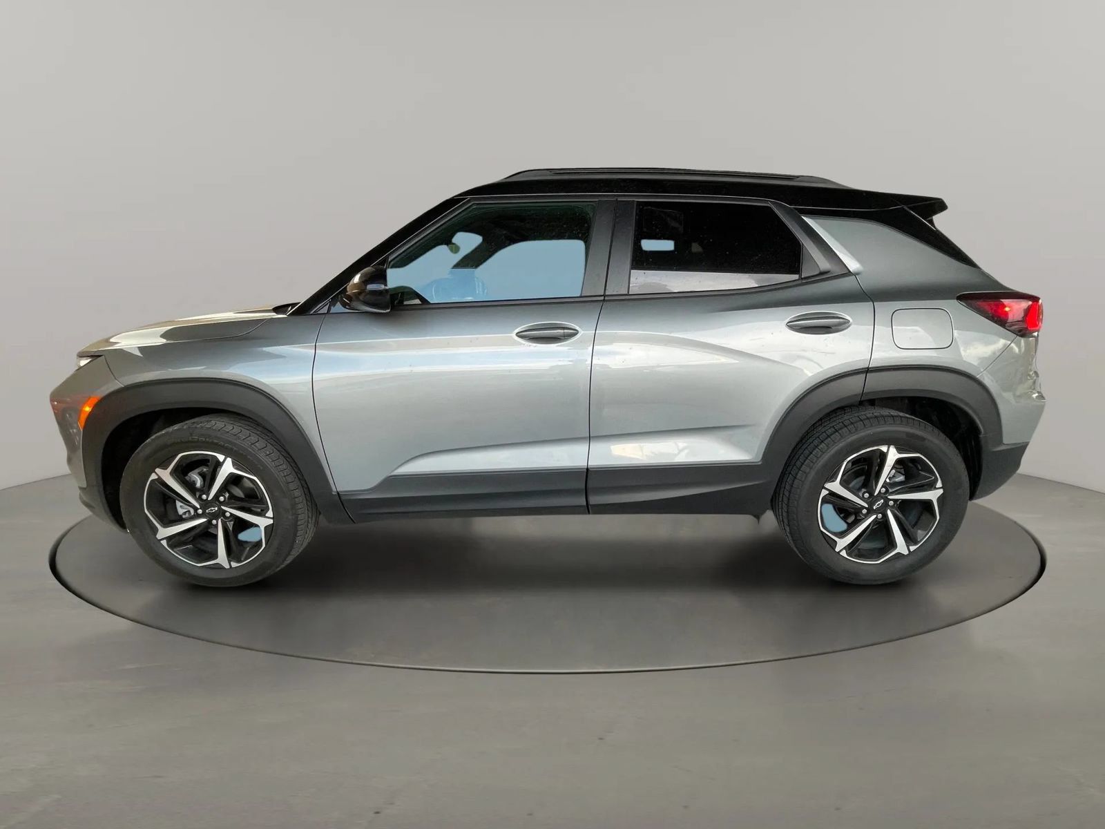 Used 2026 Chevrolet TrailBlazer RS FWD image 2