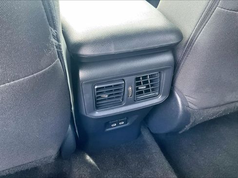 Used 2025 Toyota RAV4 XLE image 28