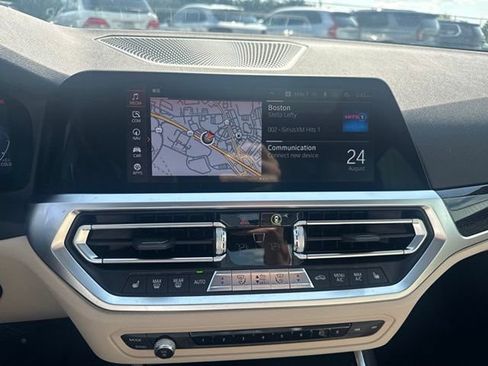 Used 2021 BMW 330i xDrive Sedan w/ Premium Package AWD/4WD image 16